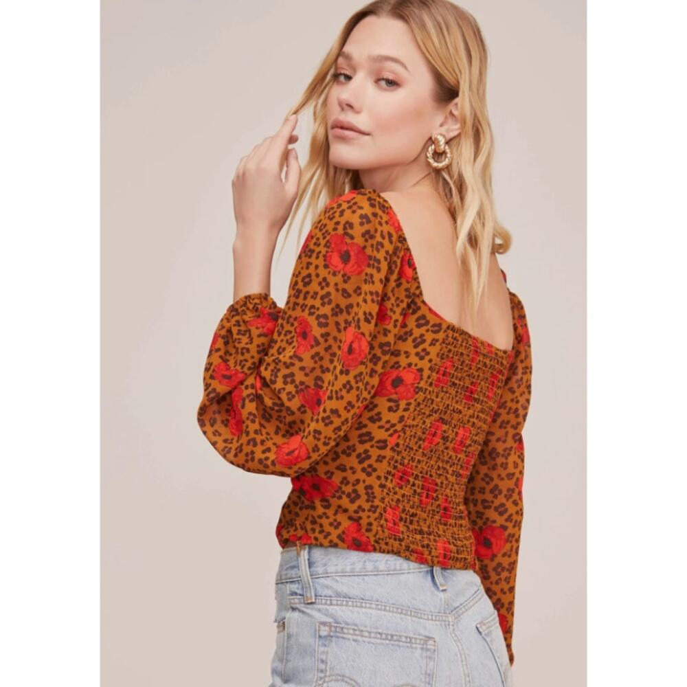 ASTR Animal Leopard Print Floral Shirred V-Neck Blouse Crop Top sz S - Picture 2 of 13